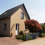 Grosses, Einzeln Stehendes 