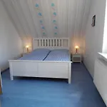 Grosses, Einzeln Stehendes 