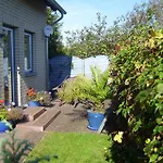 Grosses, Einzeln Stehendes 
