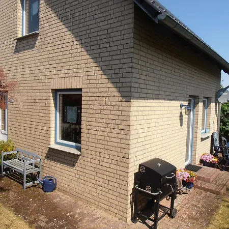 Ferienhaus Undine, Ruhige Lage, Naehe Zur Altstadt, Nur 500 M Zur Mueritz Mit Strand, Mit Parkplatz Und Fahrradhaeuschen * 바렌