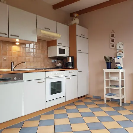 Ferienhaus Undine, Ruhige Lage, Naehe Zur Altstadt, Nur 500 M Zur Mueritz Mit Strand, Mit Parkplatz Und Fahrradhaeuschen * 바렌
